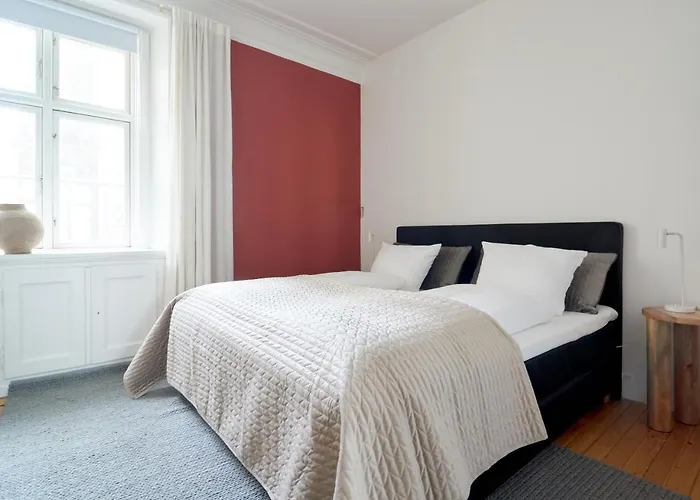 Famous Lakes Apt - City Central